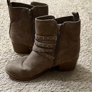 Justice Brown Ankle Boots with Studded Straps 5/$25 💚